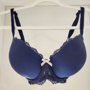 Victoria's Secret Dream Angels Navy Bra with Lace Trim and Contrast Bow